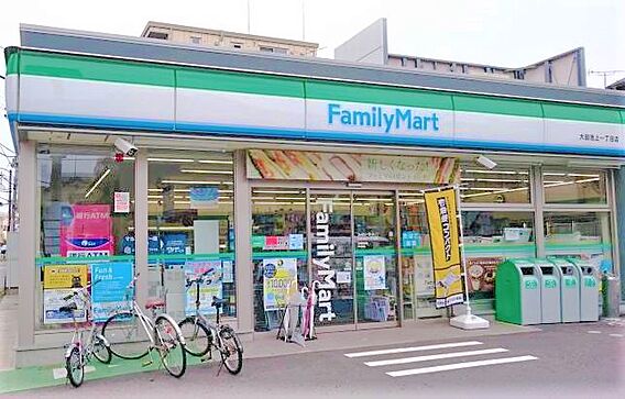 近くにコンビニ...