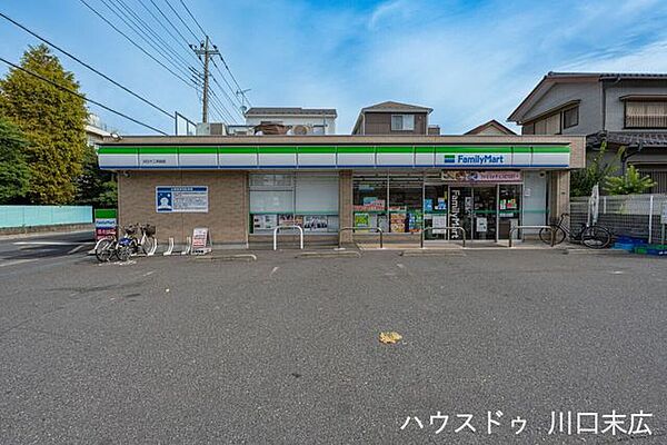 ファミリーマート 川口十二月田店24時間営業。川口十二月田エリアにあり、ちょっとした買い物に便利。日用品から飲み物、お菓子まで気軽に立ち寄れる頼れるコンビニです。 440m
