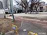 周辺：並木町東児童遊園公民館に隣接し、地域の祭りやイベントも行われる広々とした敷地が魅力です。遊具もあり、親子で安心してのびのびと遊べる、地域に愛される憩いの場です。（24時間利用可能） 250m
