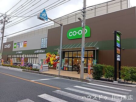 コープ川口西店【コープ川口西店】あさ9時～よる10時まで営業！お仕事帰りにもサッと寄れて便利です♪スギ薬局も併設されており、お薬や日用品のお買い物も一度に完結！駐車場完備で週末のまとめ買いにも大活…