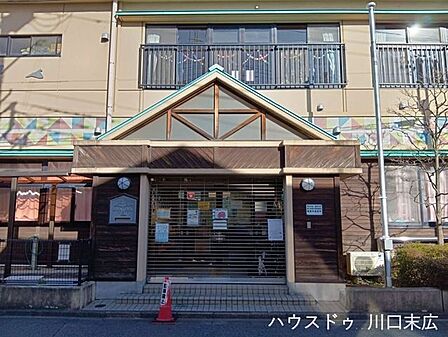 南青木保育所（7:00～18:00）の開所で、仕事と育児の両立を支える心強い味方です。温かい環境で安心して預けられ、忙しい毎日の生活にゆとりと確かな安心感をもたらしてくれます。 760m