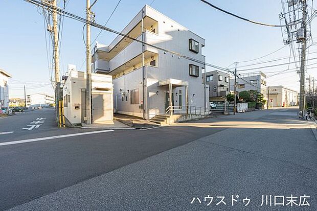 いのお医院診療9:00-12:00、15:00-18:30(土曜午前迄)。内科・小児科。地域に根差した診療が魅力。身近に病院がある安心感は大きく、家族の健康を守る頼もしい拠点です。 410m