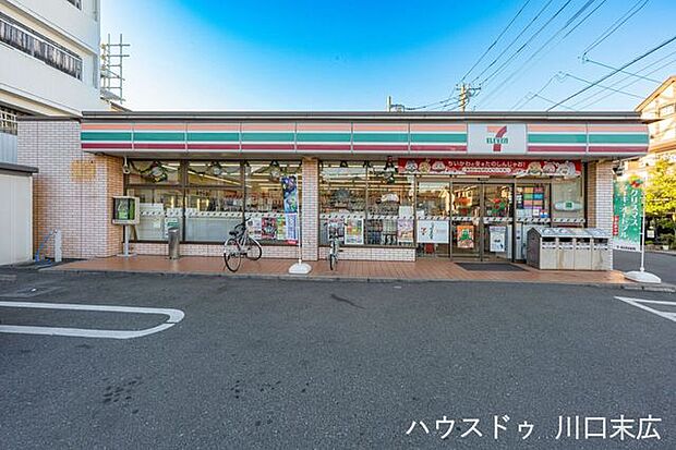 セブン-イレブン 川口元郷店24時間営業。多彩な商品やATM等のサービスが揃い、毎日を支えます。夜間も明るい店舗が身近にある安心感は大きな魅力。利便性が日々の暮らしを快適にする、頼もしい拠点です…