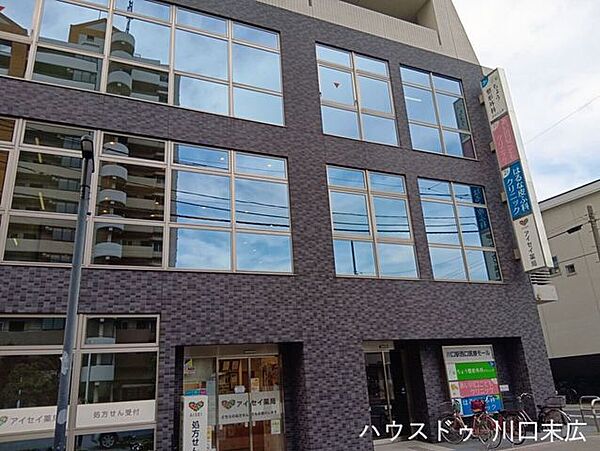 川口駅西口医療モール整形外科や皮膚科を併設し、川口エリアの地域医療の拠点として皆様の健康をサポートします。複数のクリニックが集まっているため、安心して通院できる便利な医療モールです！ 310m