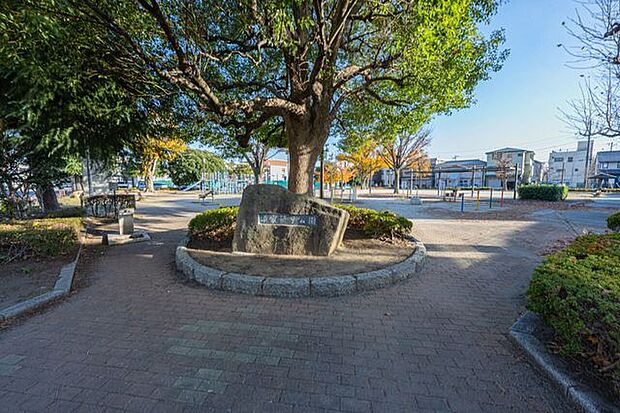 領家第9公園(ぶたこう)常時開園。ぶたの遊具が特徴の公園。身近に遊び場がある環境は子育て世帯の大きな魅力です。お子様の遊びや日々のリフレッシュに最適な、開放感あふれる地域の憩いの場です。 450m