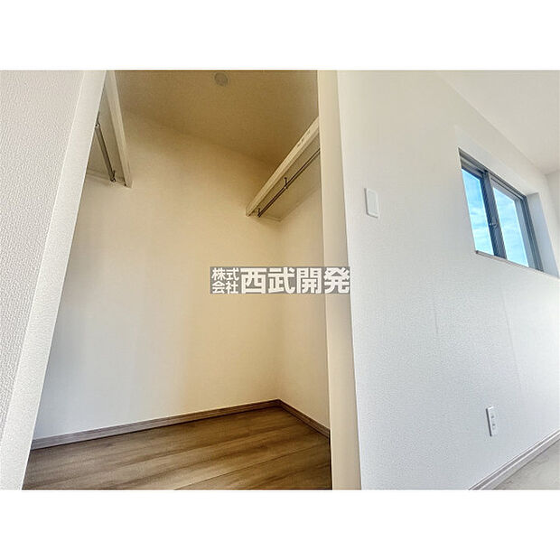 WICにはたくさんの衣服等が収納できて助かりますね。