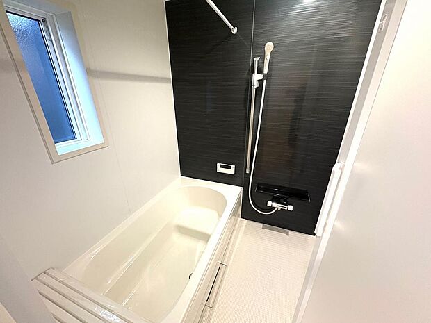 一日の疲れをゆったりした広々浴室で。