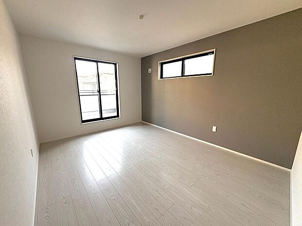 主寝室はアクセントクロスで落ち着いた雰囲気です。