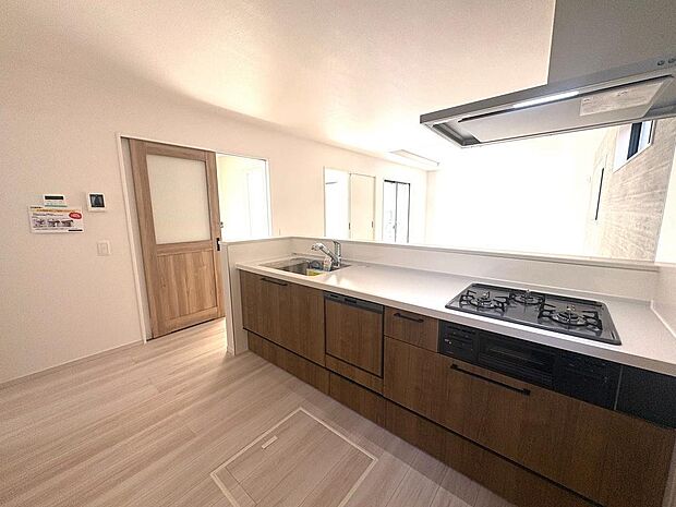 食器洗い乾燥機付きで面倒な洗い物が楽に。