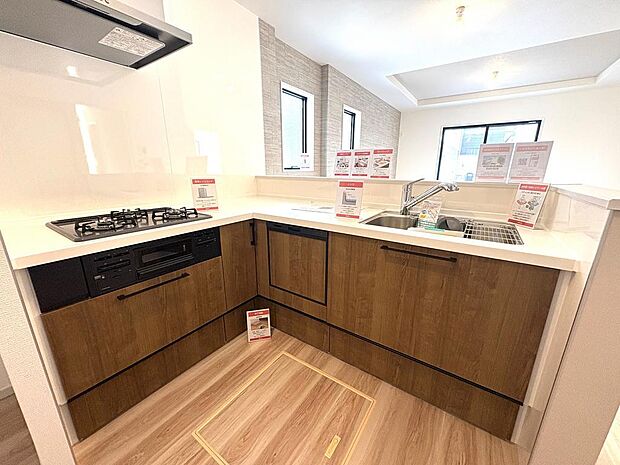 食器洗い乾燥機付きで面倒な洗い物が楽に。