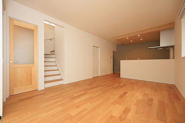 リビング階段なので、ご家族が自然と集まる居心地の良い空間になりそうですね。