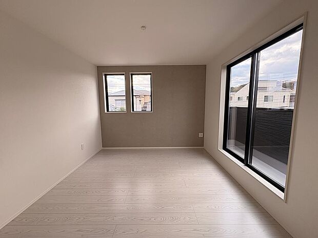 落ち着いたアクセントクロスの主寝室です