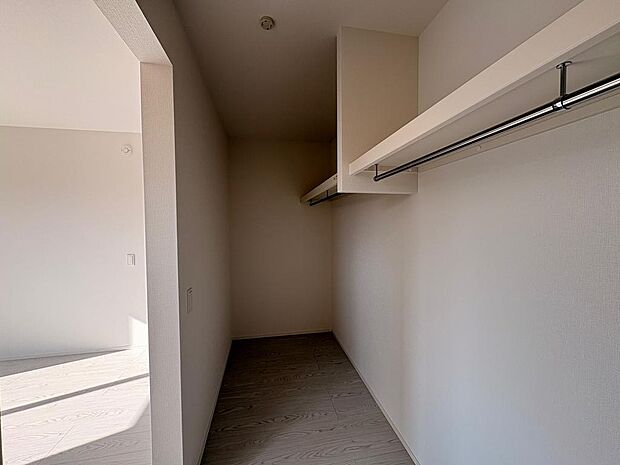 チェストを活用すると収納力もたっぷりです