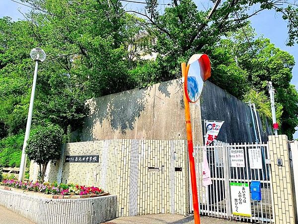 和泉市立南池田町中学校 1660m