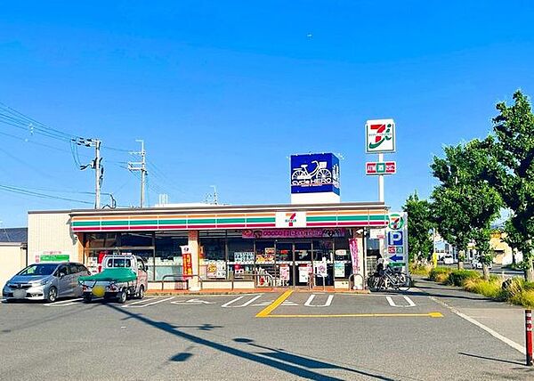 セブンイレブン和泉桑原町店 680m