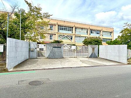 鶴山台北小学校 720m