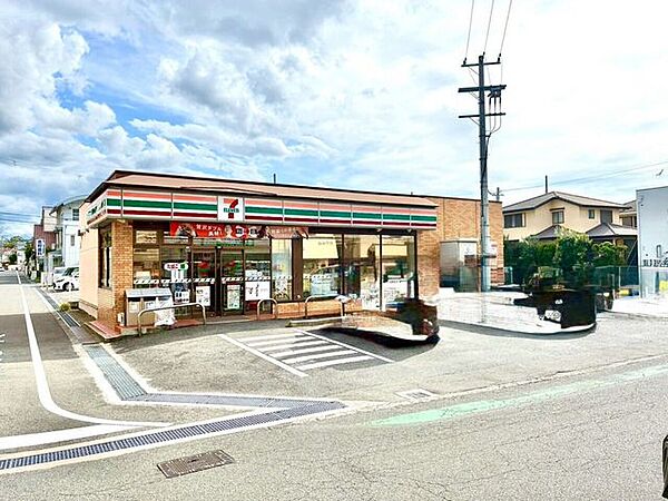 セブンイレブン和泉尾井町店 280m