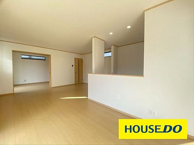 【リビングダイニング】キッチンから空間全体が見渡せるリビングダイニング♪家族のコミュニケーションに◎