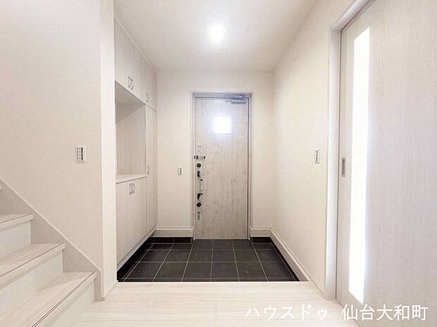 シューズ収納付きの玄関