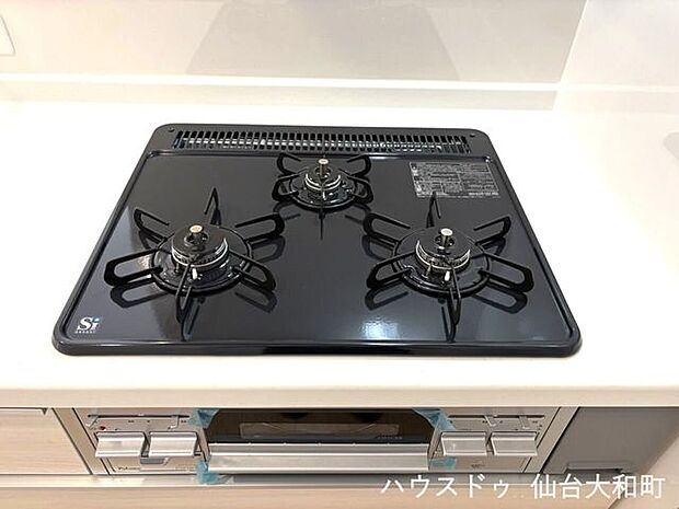 グリル付き三口ガスコンロなら、同時調理で家事の時短になります♪