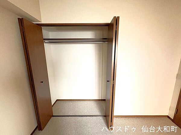 ハンガー収納ができ、お洋服の整理にも便利なクローゼット