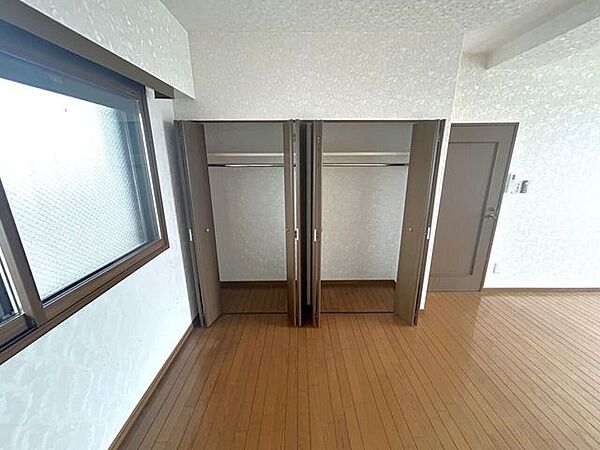 収納力のあるクローゼット付きで、お部屋もすっきり♪