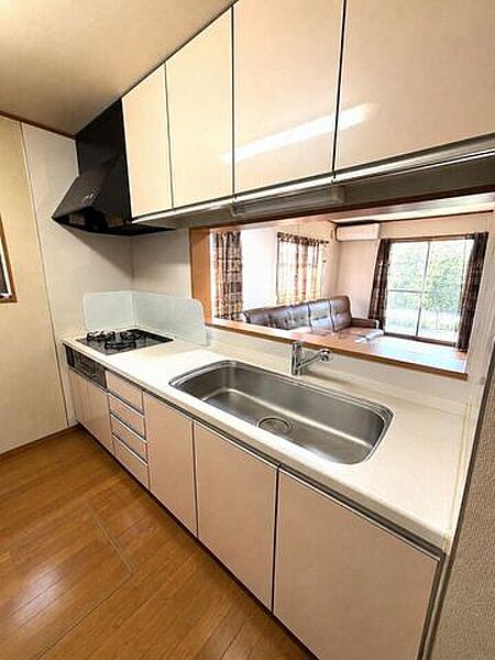 吊戸棚付きのキッチンなので、収納力も◎（一部CG加工を施しております）