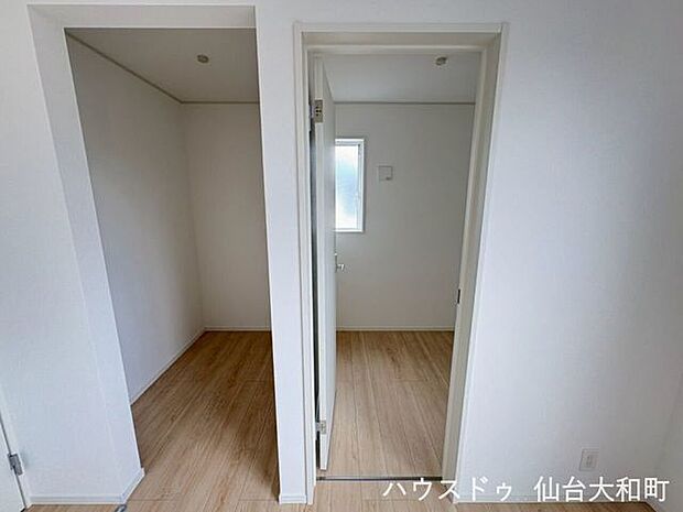 扉で仕切られた『テレワークルーム』ですが、趣味部屋にして楽しむのも◎
