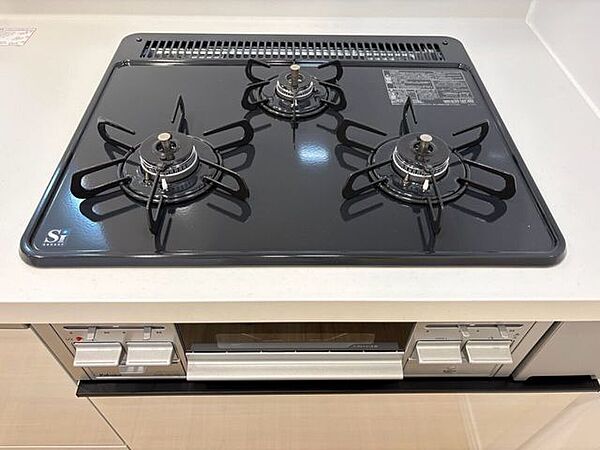 三口ガスコンロなら同時調理が可能♪
