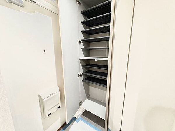 収納付きで玄関まわりもすっきり