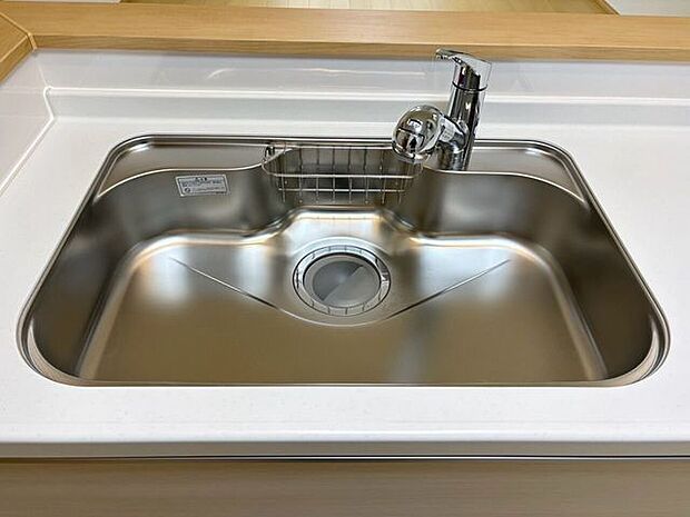 浄水カートリッジ内臓のハンドシャワー水栓で、お料理にも美味しいお水が使えます+*