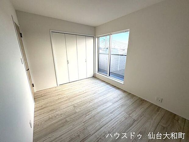 お天気が良い日は、窓を開けてお部屋の空気の入れ替えを+＊♪