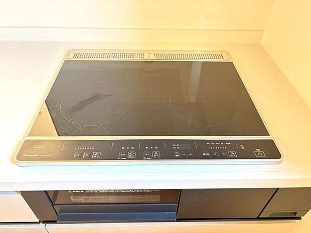 グリル付きIHクッキングヒーターなら、お部屋の空気が熱くなりにくいので夏場のキッチンも快適にお料理できます♪