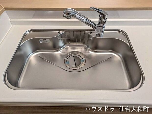 耐熱性とお手入れのしやすさが人気のステンレスシンク