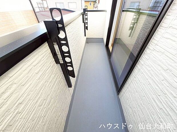物干し金具付きのバルコニー