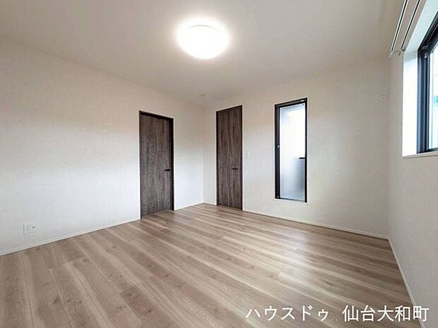 ゆとりの8帖洋室+WIC+バルコニー付き