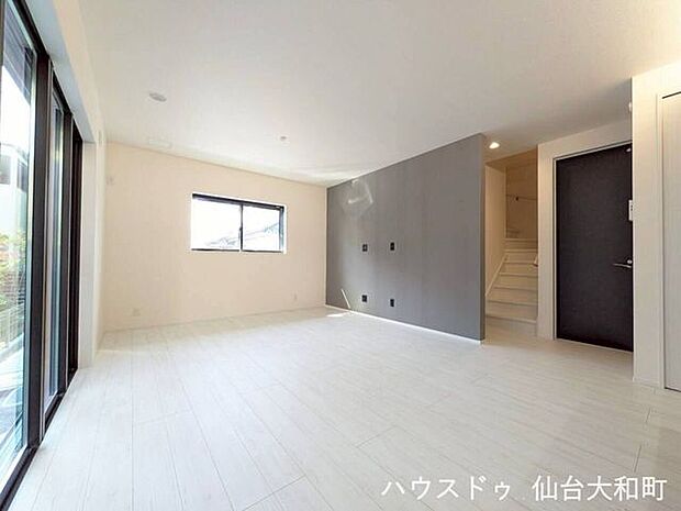 日常をワンランク高める、シンプルモダンなLDK