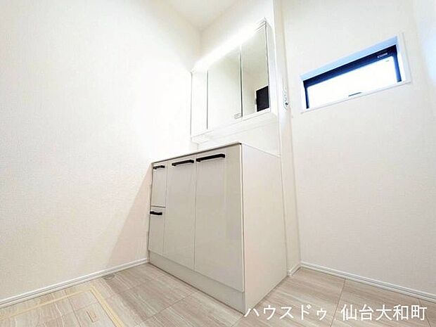 洗面台横に洗濯機スペースあり◎