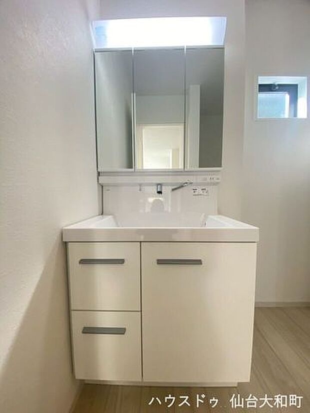 シャワードレッサー