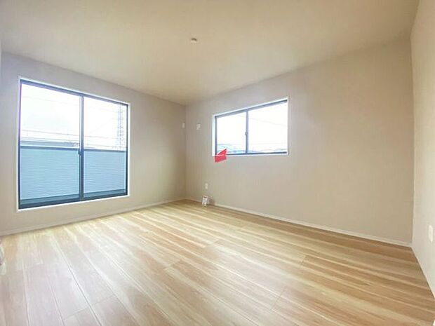 【主寝室】バルコニーに面した主寝室、9.7帖