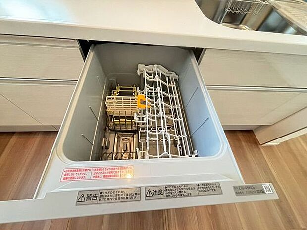 食器を入れてスタートするだけ♪食器洗いの時間をお子様とのだんらんにしてくれる便利な設備