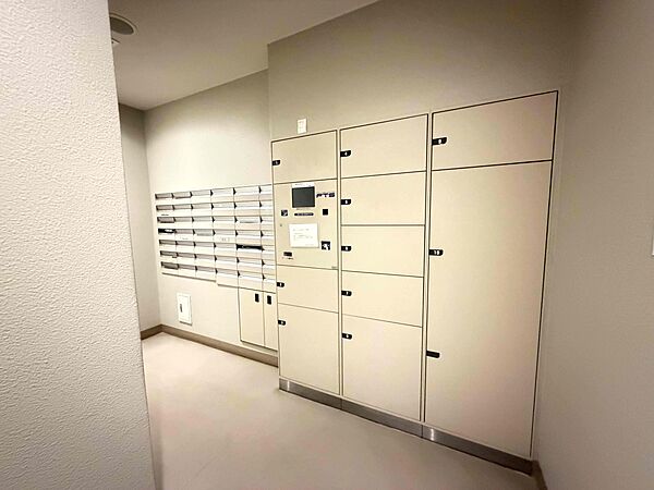 不在時も荷物を受け取れる宅配ボックス