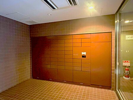 不在時も荷物を受け取れる宅配ボックス