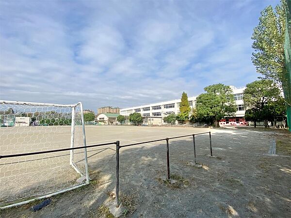 国立市立国立第二中学校（761m）