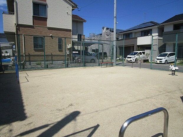 門間八幡ちびっ子広場 850m