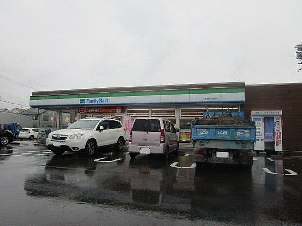 ファミリーマート 一宮大和町焼野店 550m