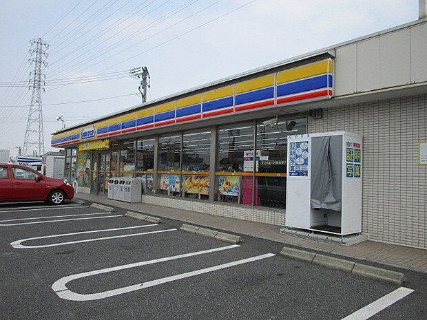 ミニストップ一宮篭屋店 330m