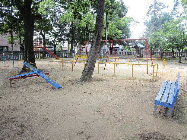 両郷町ちびっこ広場 480m