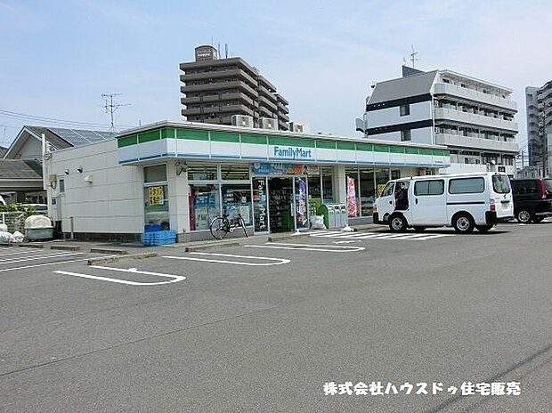 ファミリーマート一宮今伊勢駅前店 890m