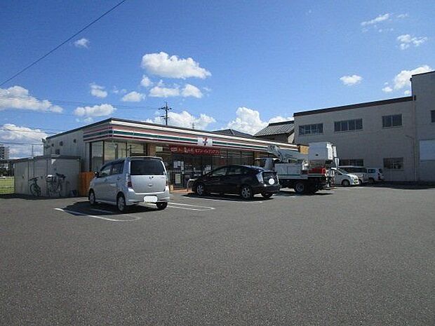 セブンイレブン一宮開明店 790m